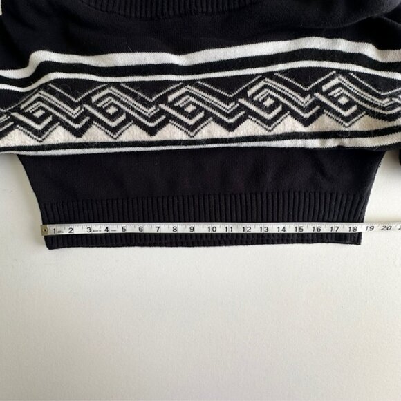 White House Black Market- Mini Poncho/Dolman Geometric Sweater Size Large - Picture 8 of 9